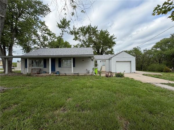 2000 Anaconda Road, Harrisonville, MO 64701