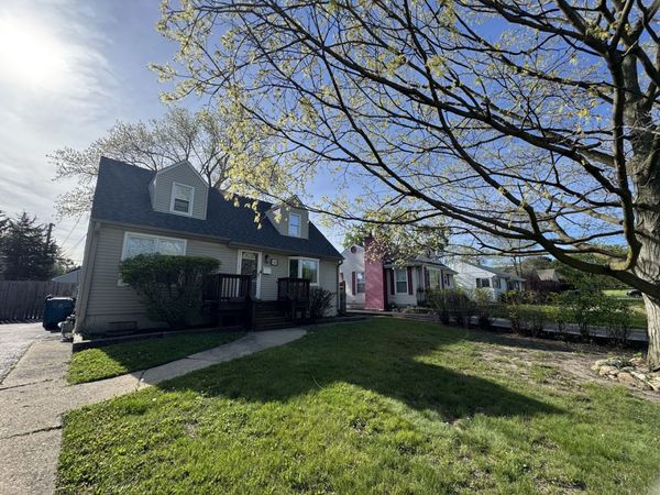 20 S Iowa Avenue , Addison, IL 60101