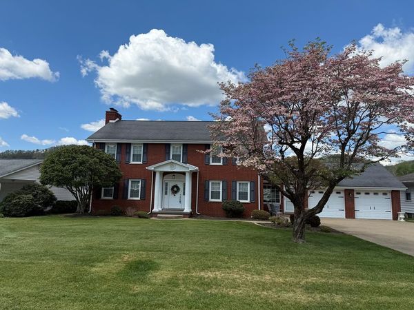 511 N 3rd Avenue, Paden City, WV 26159