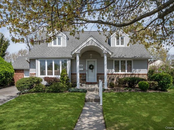 117 Betty Road , East Meadow, NY 11554