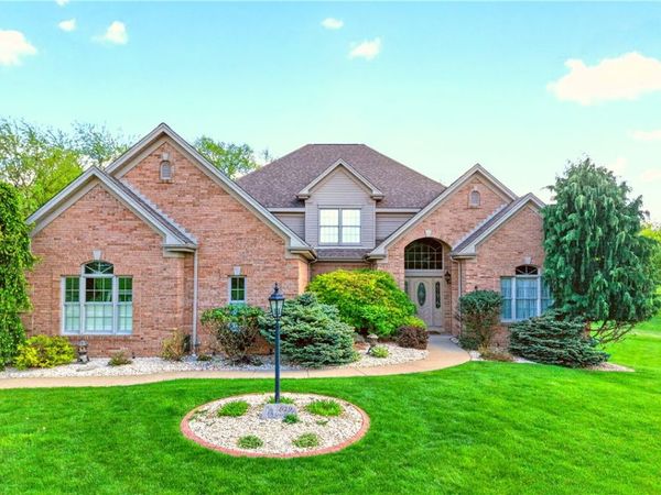 619 Sontino Dr, Rostraver Twp, PA 15012