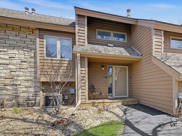 27 Poplar Ridge Drive, Galena, IL 61036