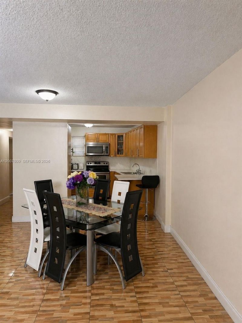 1910 W 56th St , Unit 3121B, Hialeah, FL 33012 Photo
