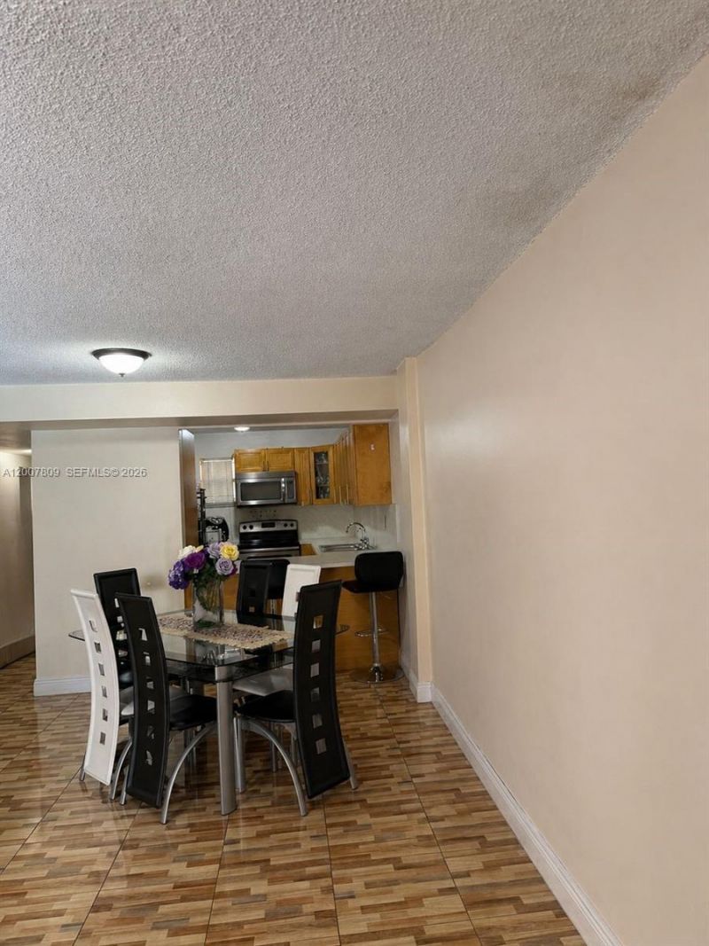 1910 W 56th St , Unit 3121B, Hialeah, FL 33012 Photo