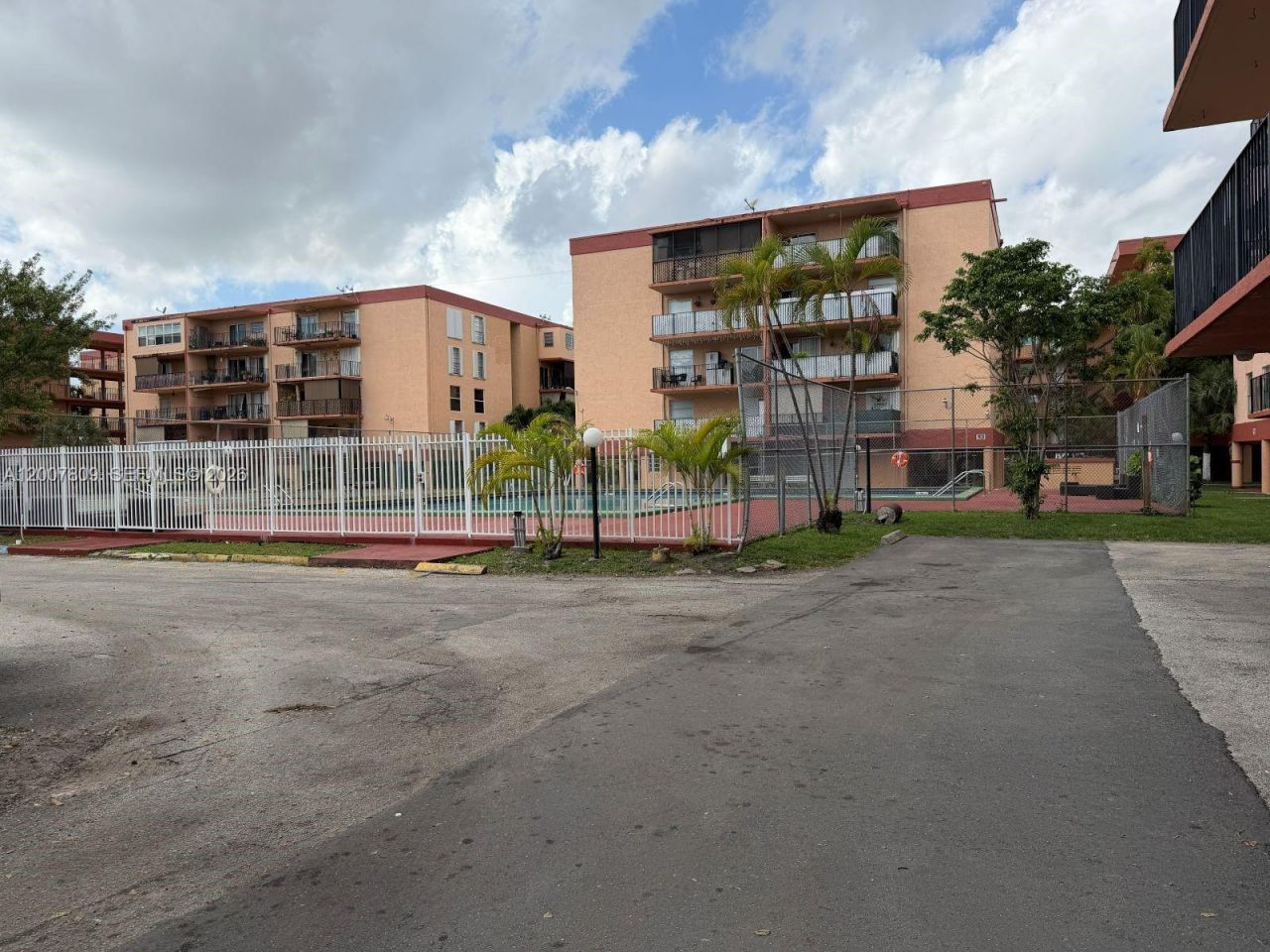 1910 W 56th St , Unit 3121B, Hialeah, FL 33012 Photo
