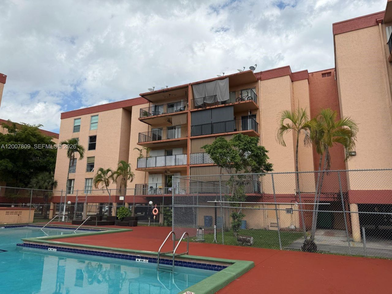 1910 W 56th St , Unit 3121B, Hialeah, FL 33012 Photo