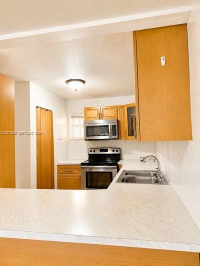 1910 W 56th St , Unit 3121B, Hialeah, FL 33012 Photo