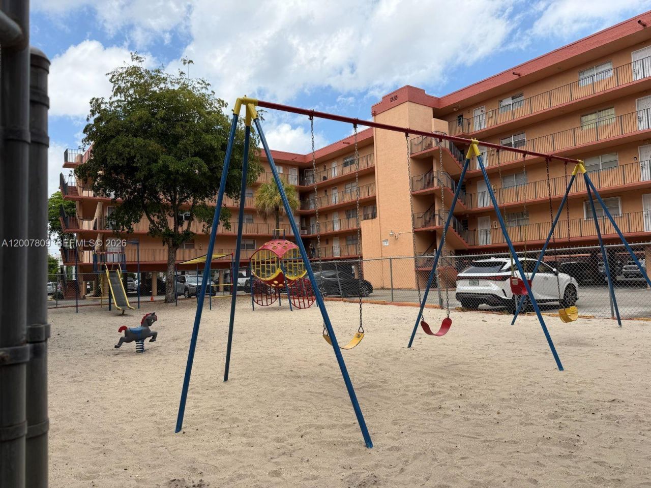1910 W 56th St , Unit 3121B, Hialeah, FL 33012 Photo