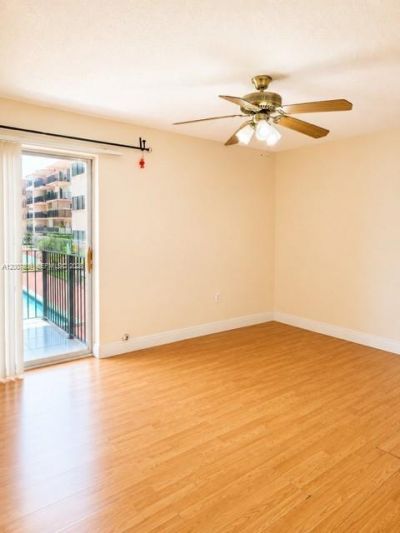 1910 W 56th St , Unit 3121B, Hialeah, FL 33012 Photo