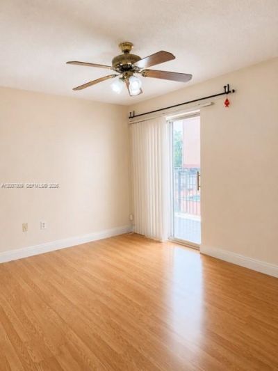 1910 W 56th St , Unit 3121B, Hialeah, FL 33012 Photo