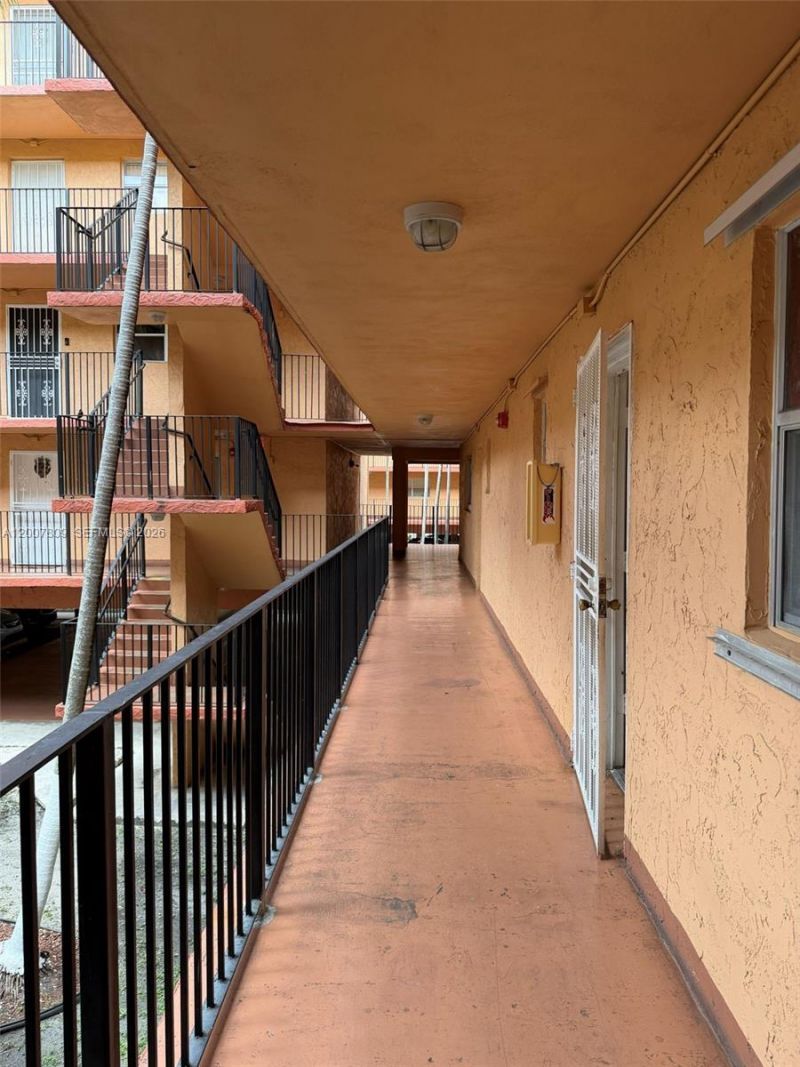 1910 W 56th St , Unit 3121B, Hialeah, FL 33012 Photo