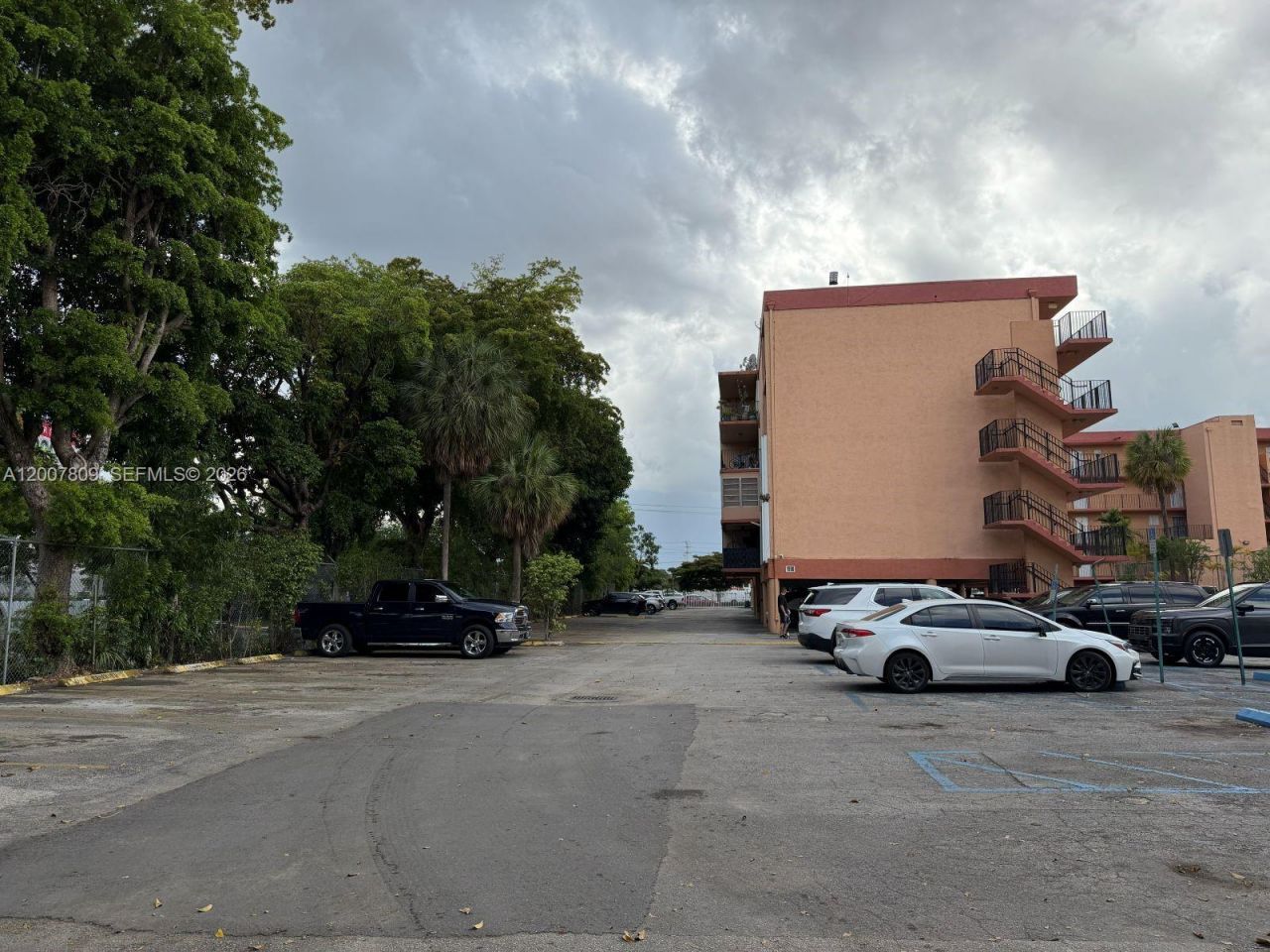 1910 W 56th St , Unit 3121B, Hialeah, FL 33012 Photo