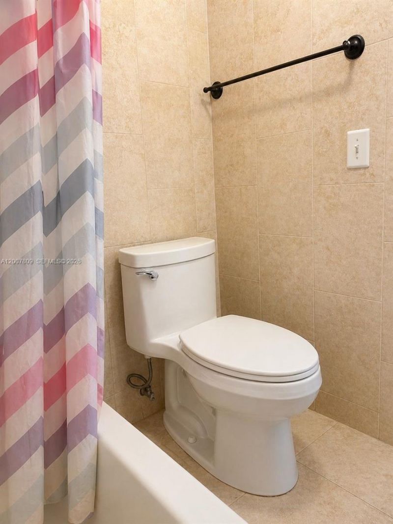 1910 W 56th St , Unit 3121B, Hialeah, FL 33012 Photo