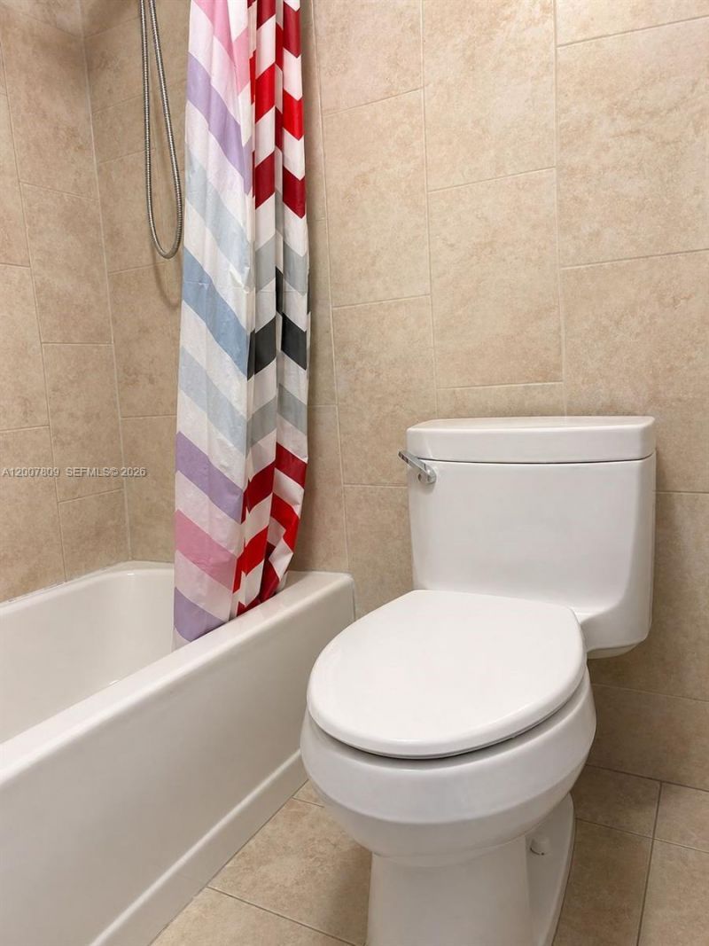 1910 W 56th St , Unit 3121B, Hialeah, FL 33012 Photo