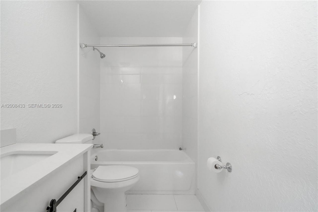 9804 NW 37th St , Unit 3E, Sunrise, FL 33351 Photo