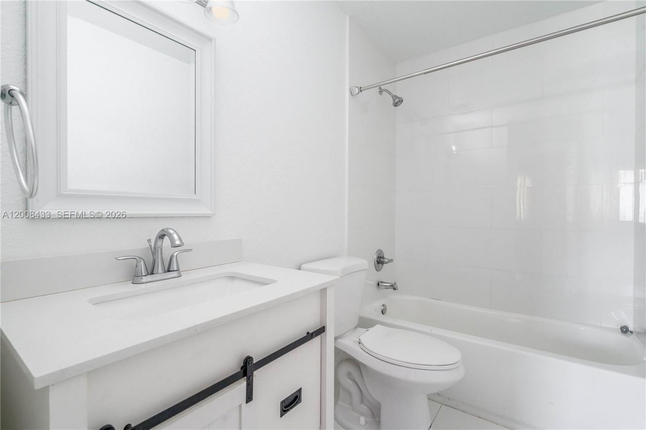9804 NW 37th St , Unit 3E, Sunrise, FL 33351 Photo