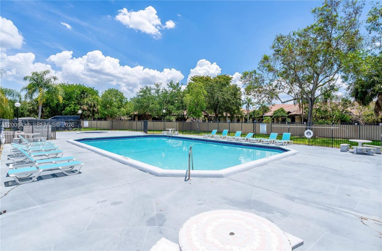 9804 NW 37th St , Unit 3E, Sunrise, FL 33351 Photo