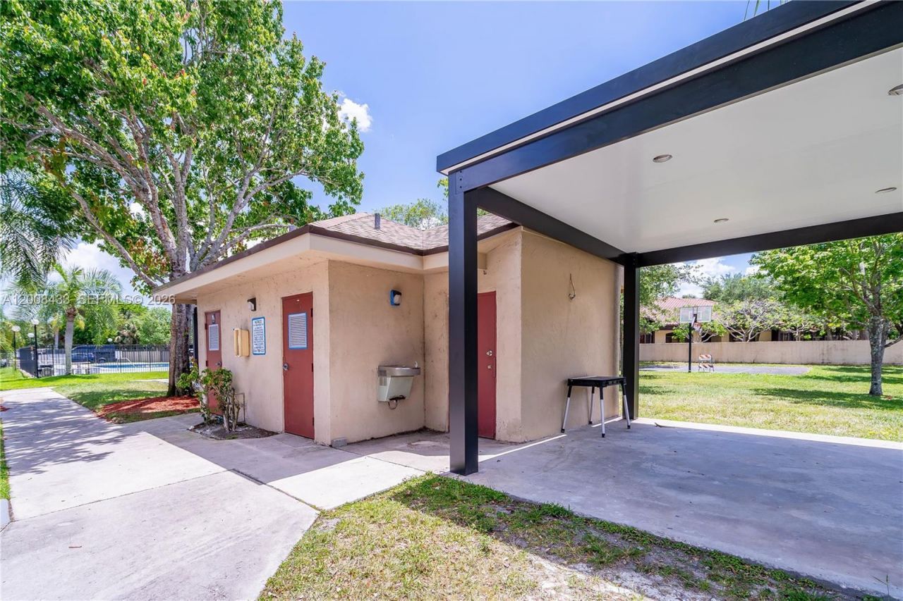 9804 NW 37th St , Unit 3E, Sunrise, FL 33351 Photo