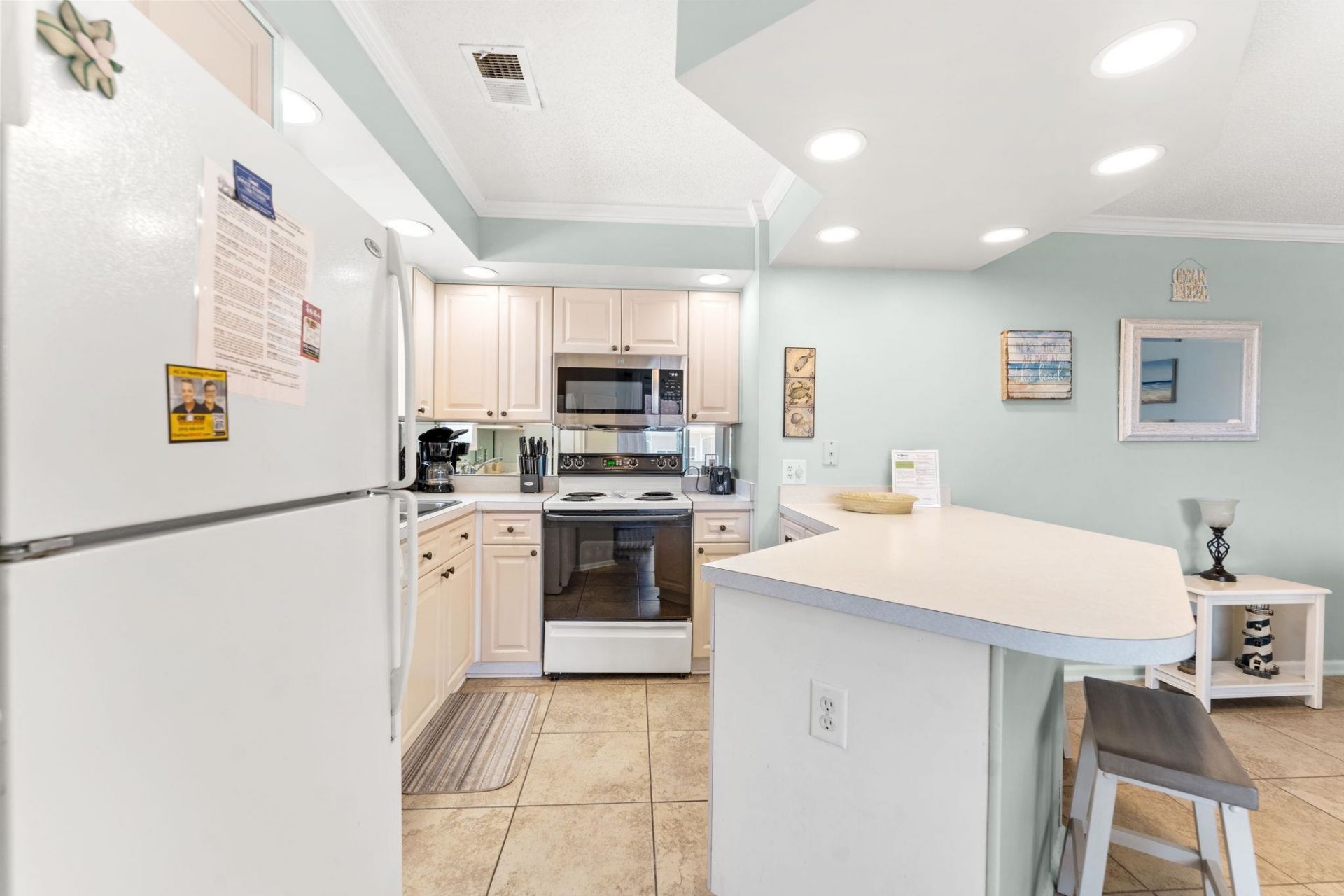 300 Shorehaven Dr. Photo 10