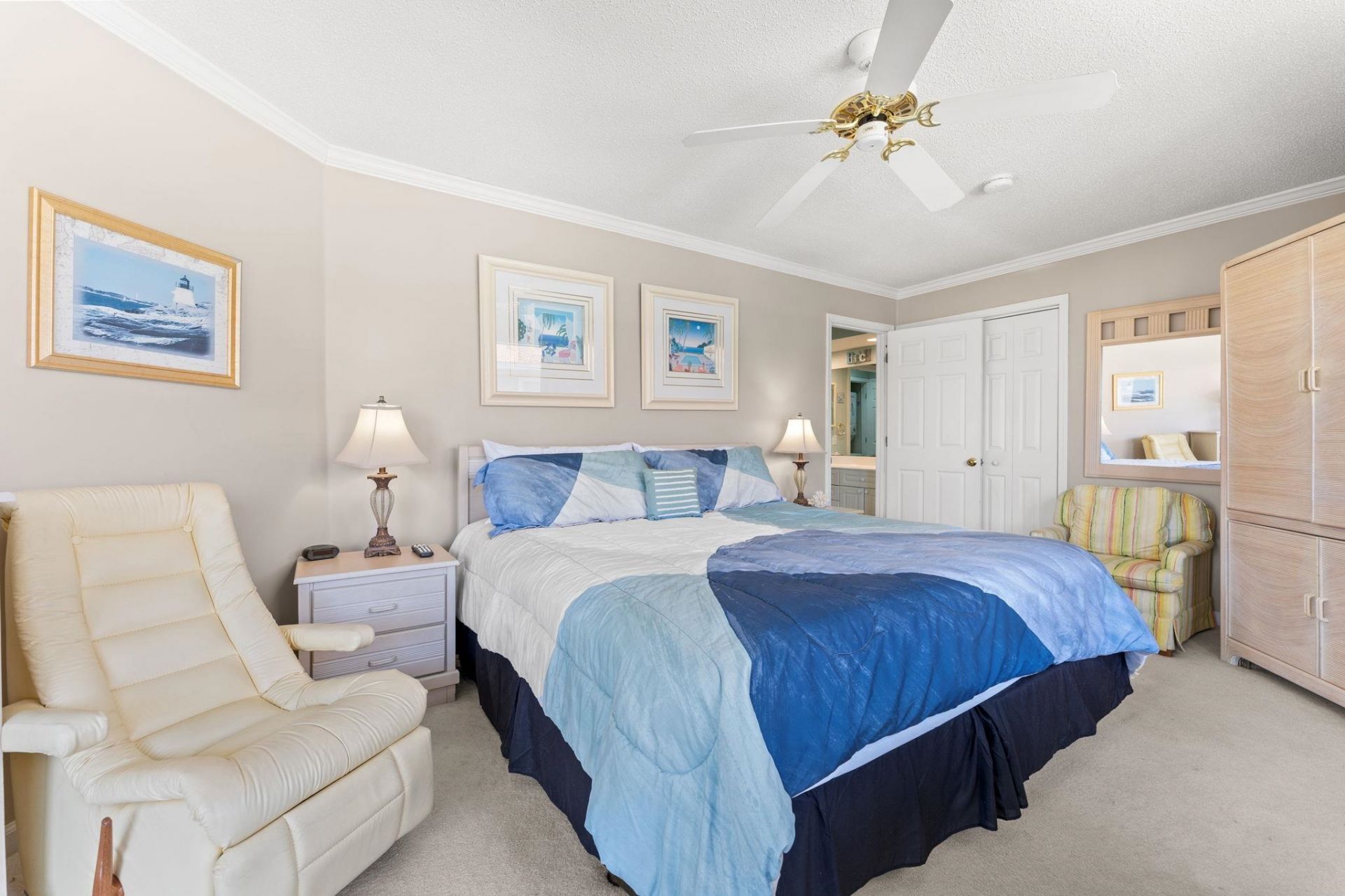 300 Shorehaven Dr. Photo 13