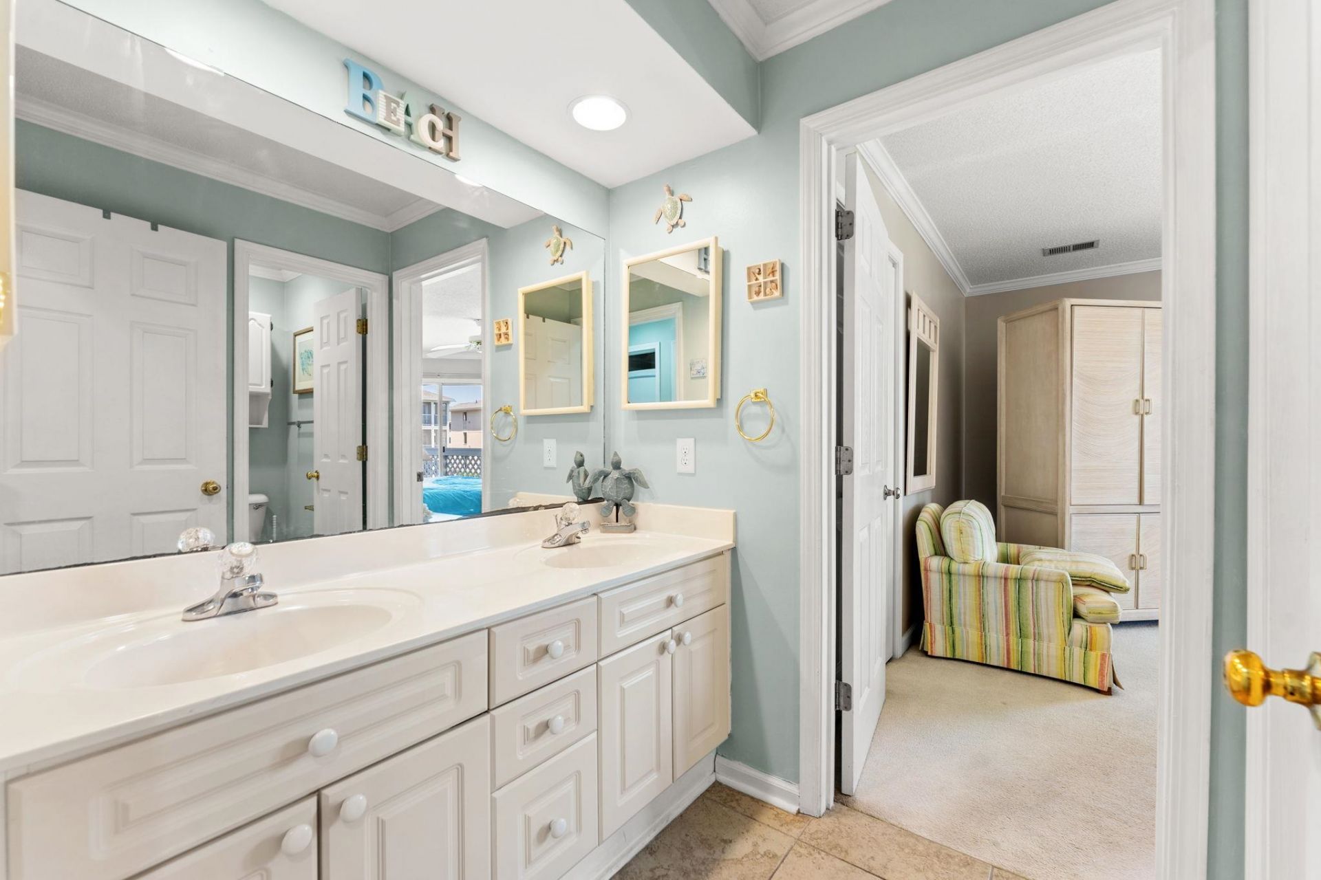 300 Shorehaven Dr. Photo 14