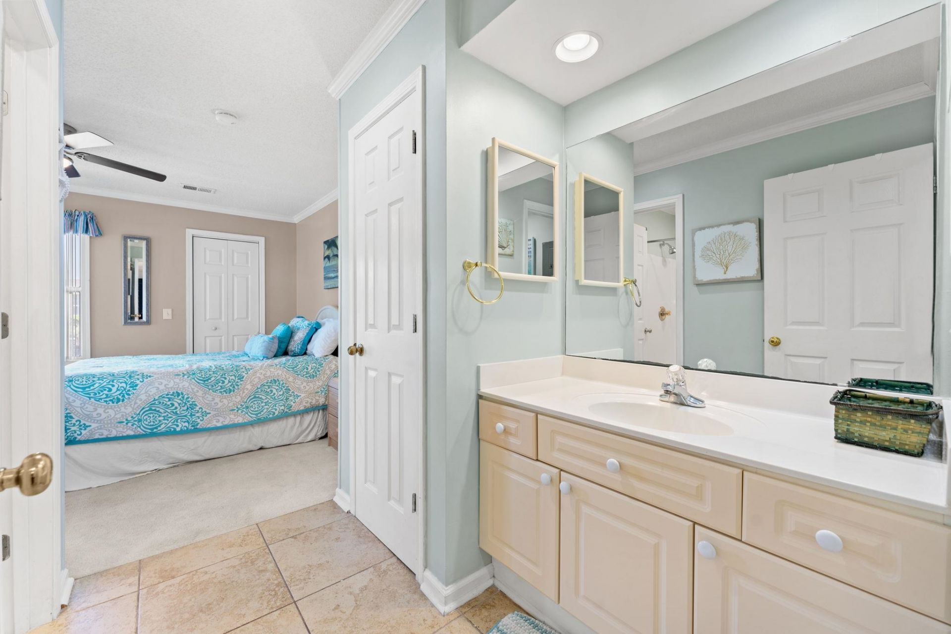 300 Shorehaven Dr. Photo 18
