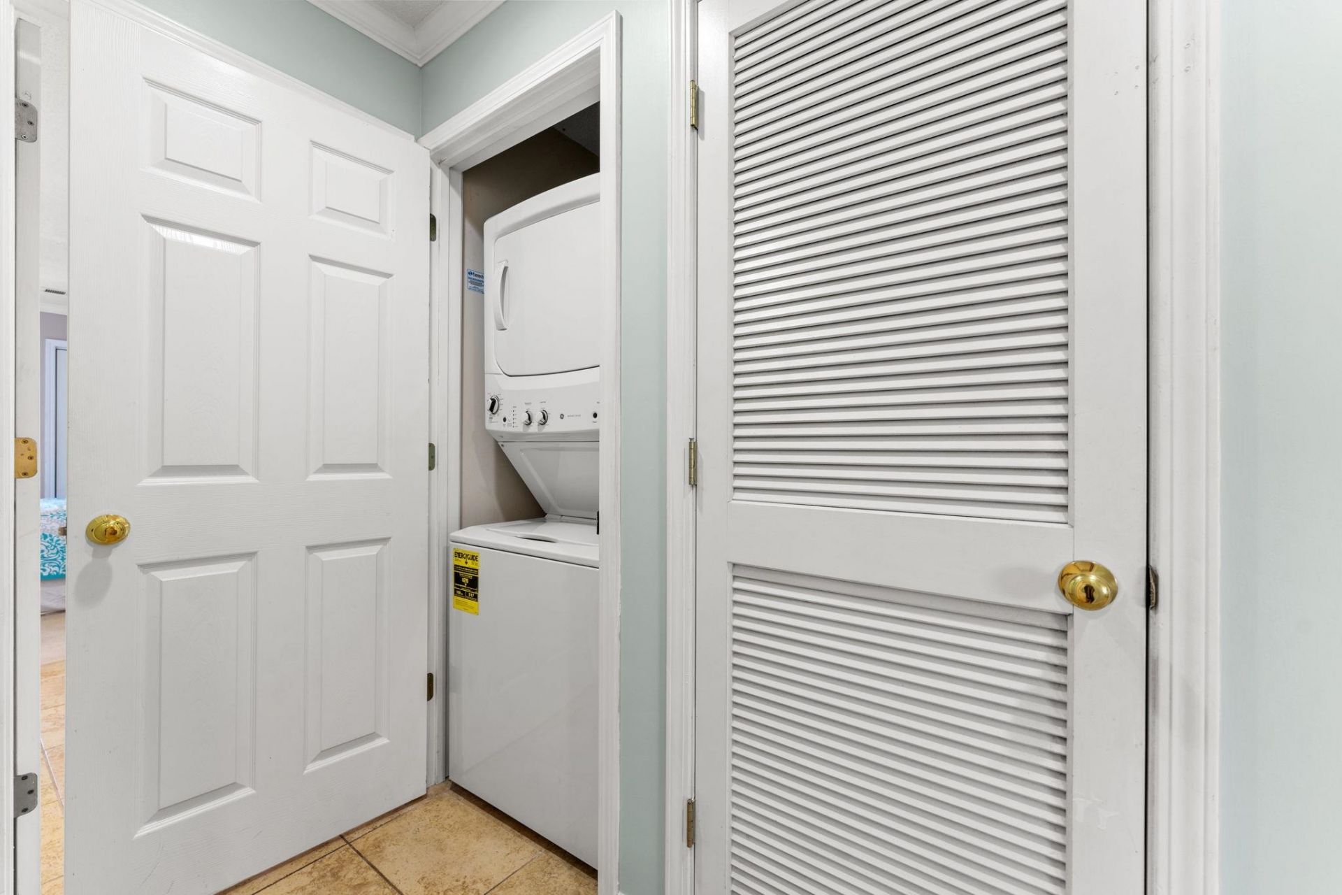 300 Shorehaven Dr. Photo 20