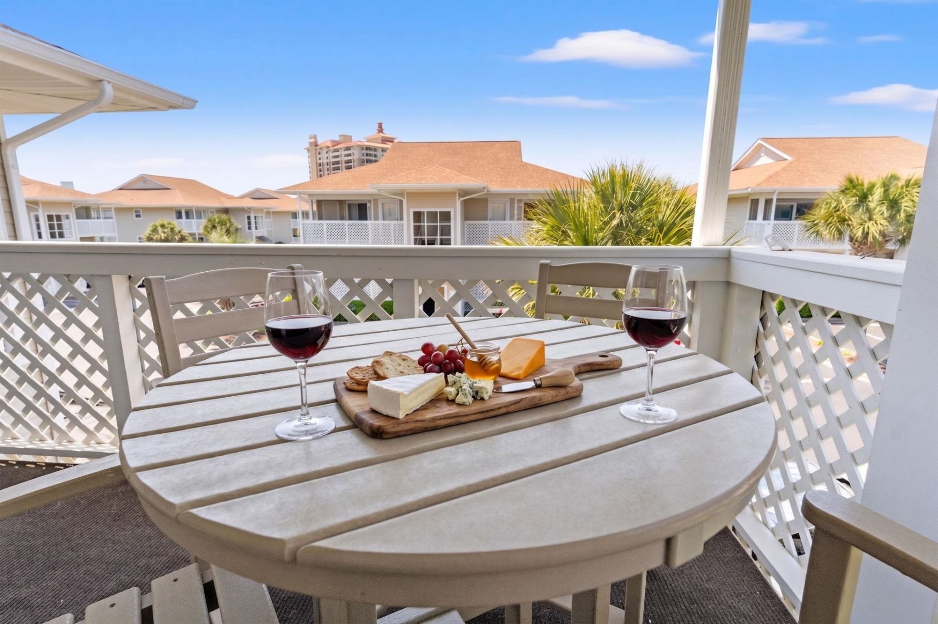 300 Shorehaven Dr. Photo 8