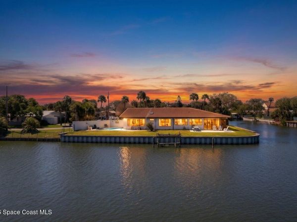 200 Rose Drive, Cocoa Beach, FL 32931