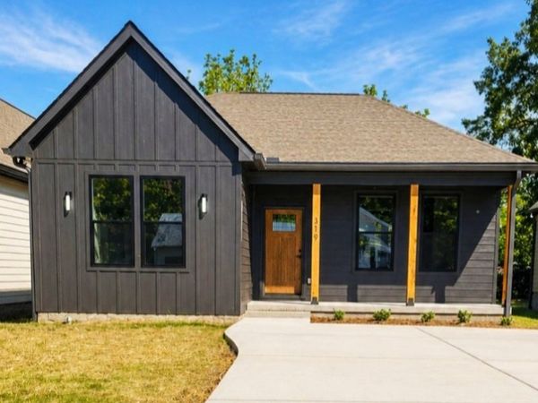 319 Jackson St , White Bluff, TN 37187