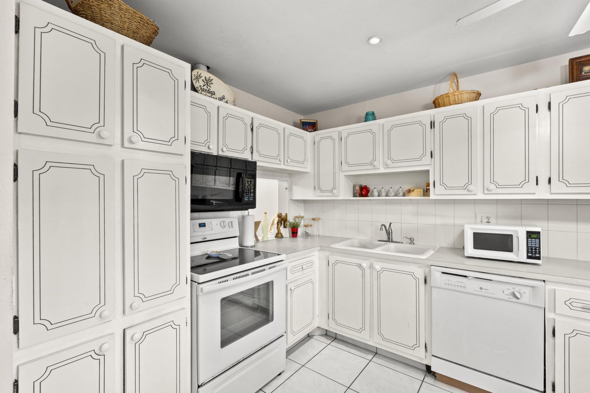 5775 W Fernley Dr Drive W, Unit 134, West Palm Beach, FL 33415 Photo