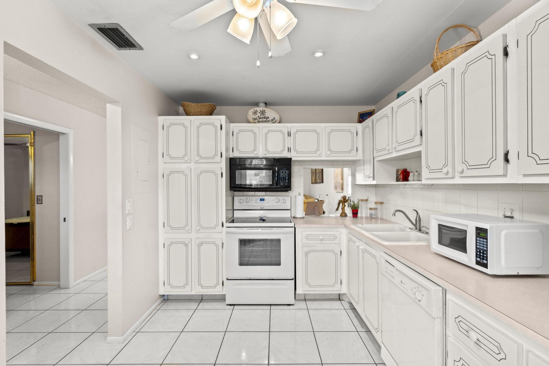5775 W Fernley Dr Drive W, Unit 134, West Palm Beach, FL 33415 Photo