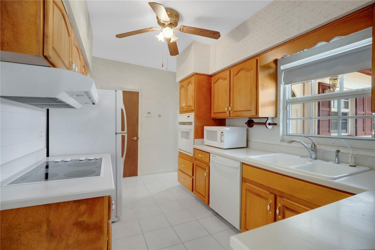 4511 Leslyn Court, Orlando, FL 32806 Photo