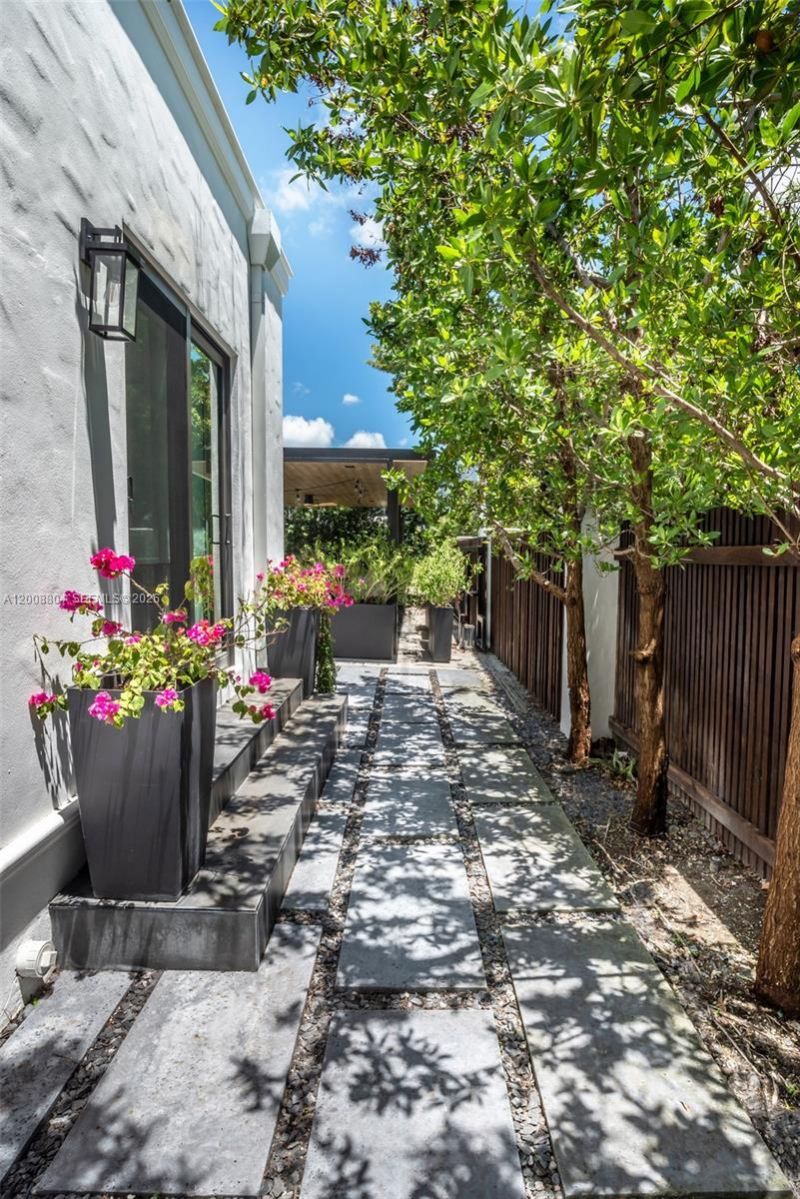 115 SW 23rd Rd , Miami, FL 33129 Photo