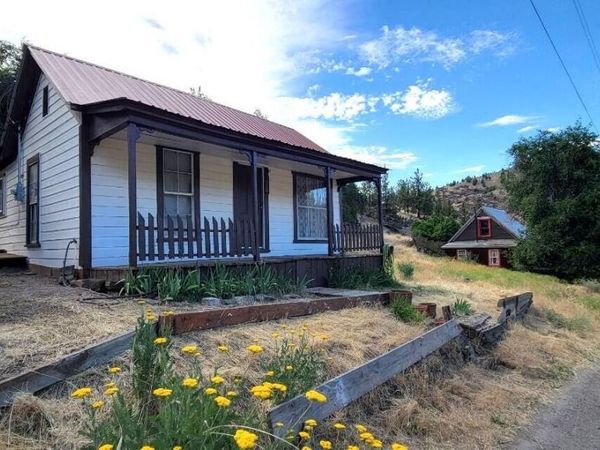 126 S Nelson Street, Mitchell, OR 97750