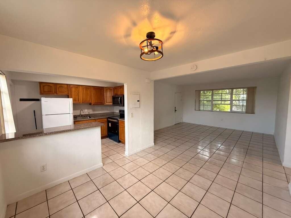 605 84th Street, Miami Beach, FL 33141 Photo