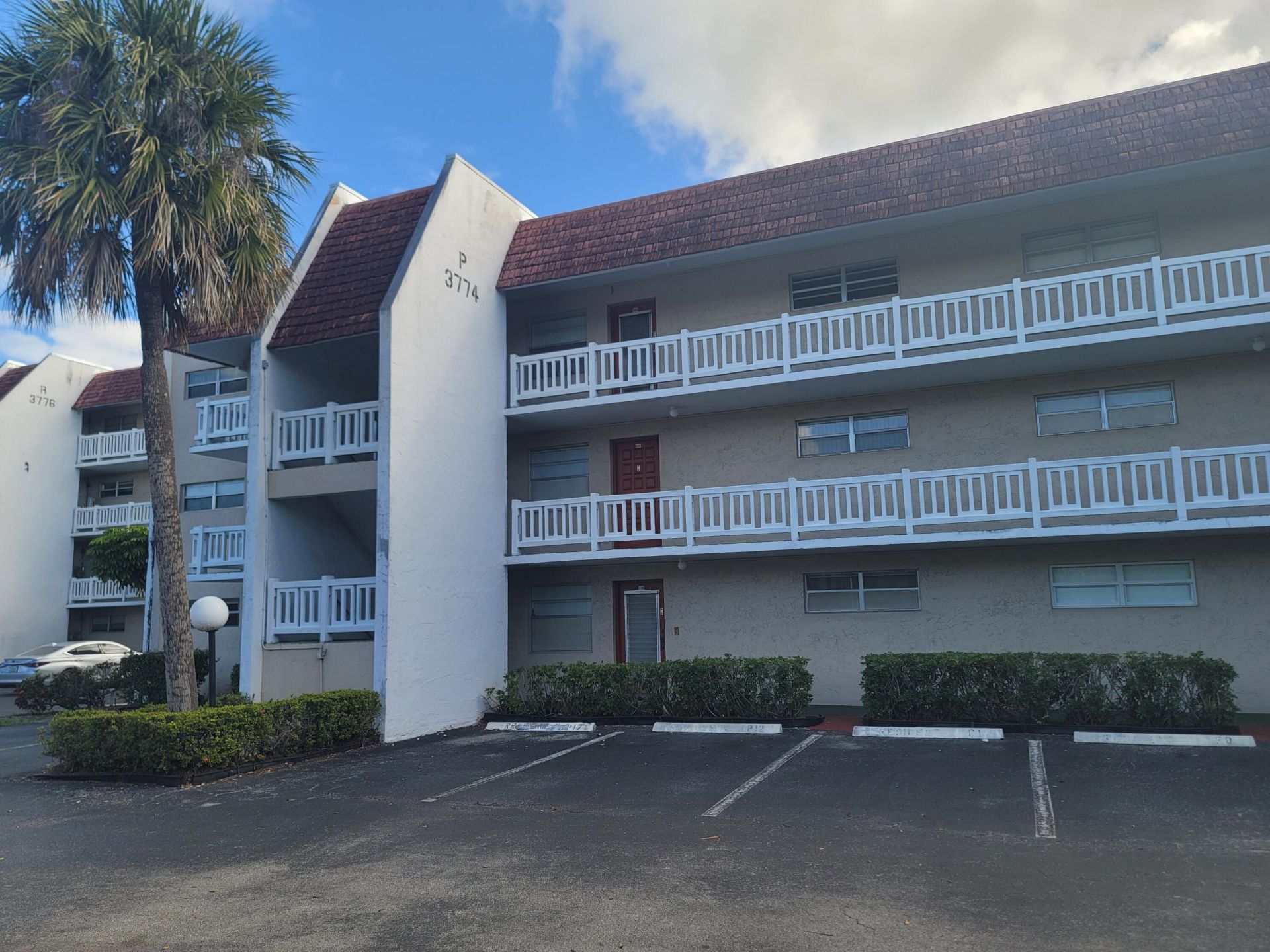 3571 Inverrary Drive, Unit 305, Lauderhill, FL 33319 Photo