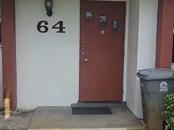 5800 W Fernley Dr W W, Unit 64, Greenacres, FL 33415