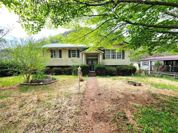6166 Cabin Creek Road, Dawes, WV 25054