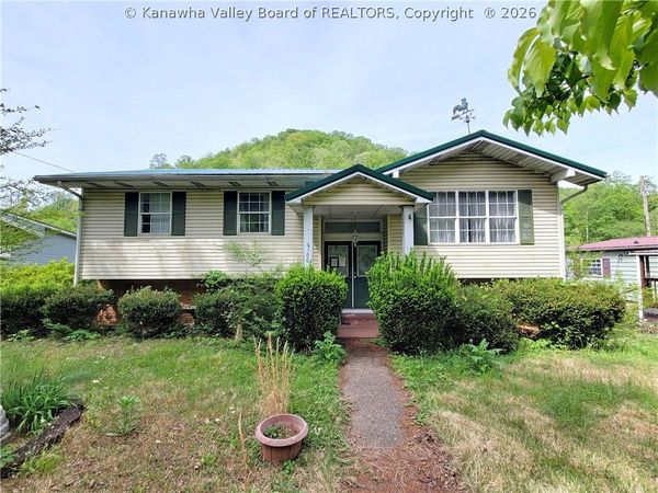 6166 Cabin Creek Road, Dawes, WV 25054