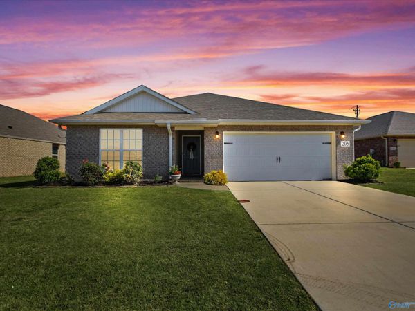 205 Cherry Laurel Drive, Hazel Green, AL 35750