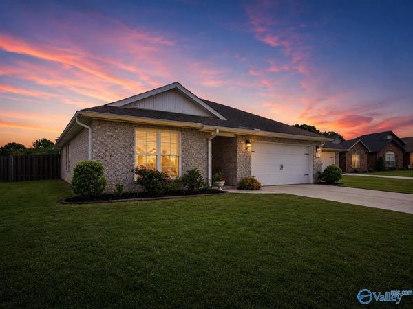 205 Cherry Laurel Drive, Hazel Green, AL 35750