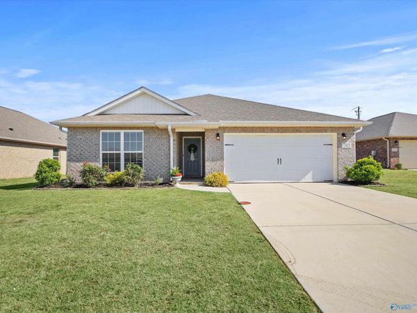 205 Cherry Laurel Drive, Hazel Green, AL 35750