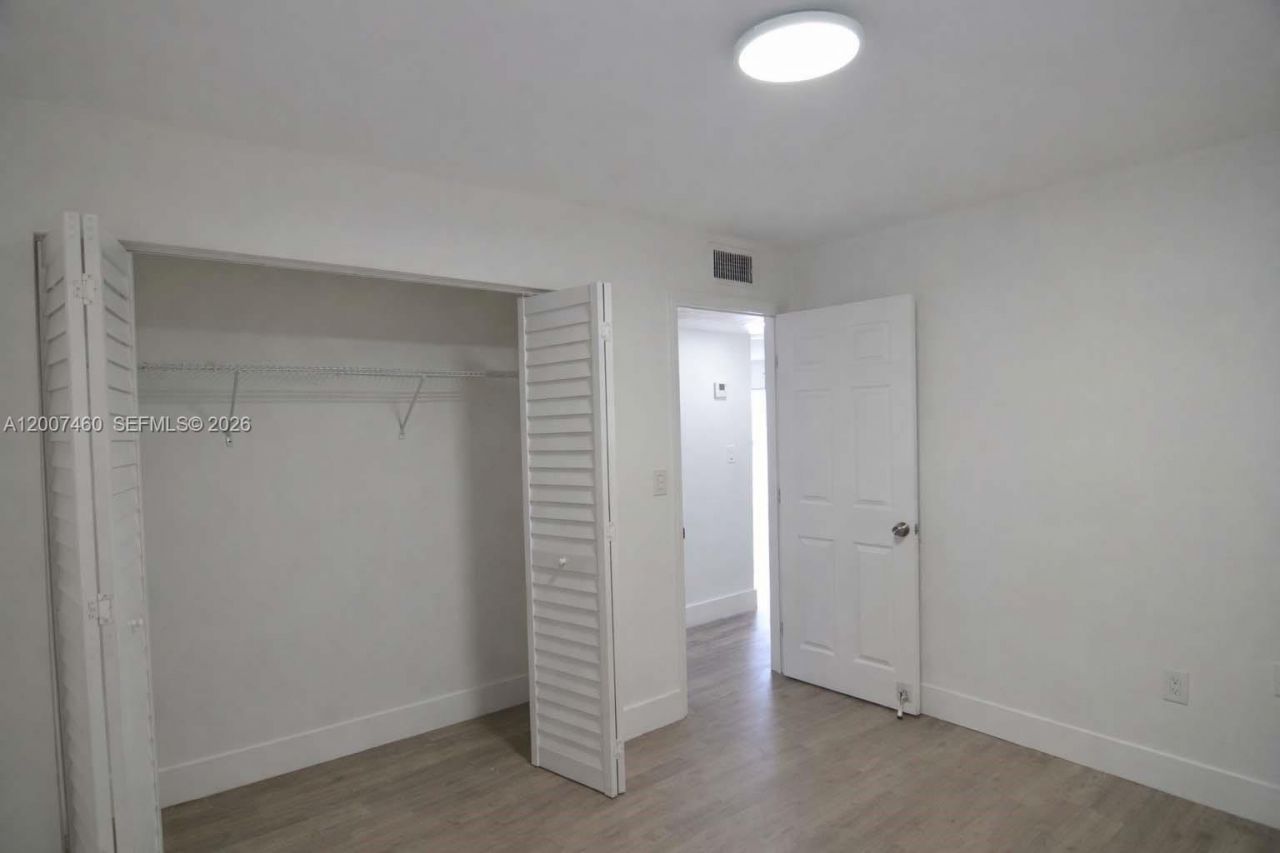 6780 W 2nd Ct , Unit 212, Hialeah, FL 33012 Photo