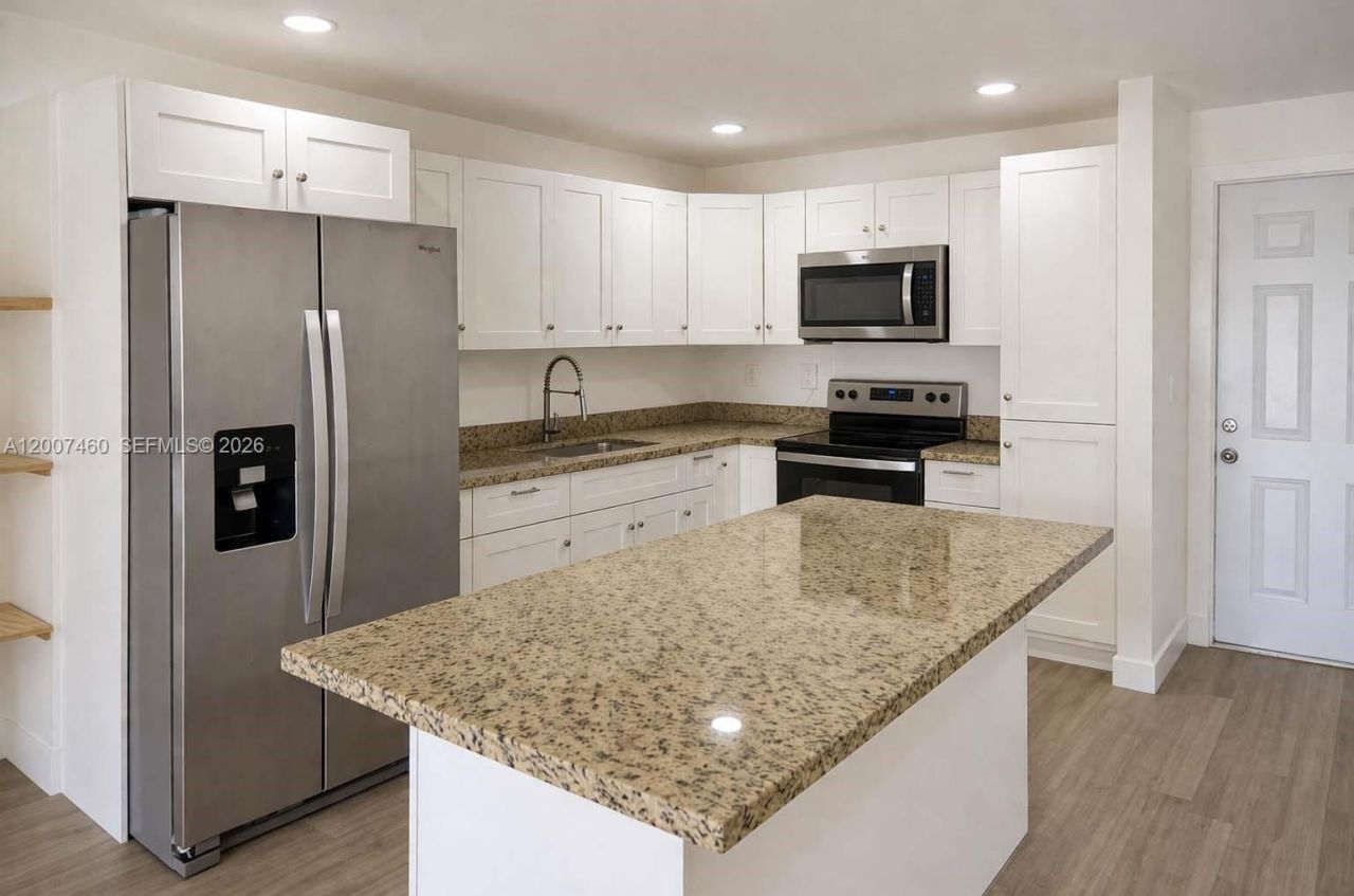 6780 W 2nd Ct , Unit 212, Hialeah, FL 33012 Photo