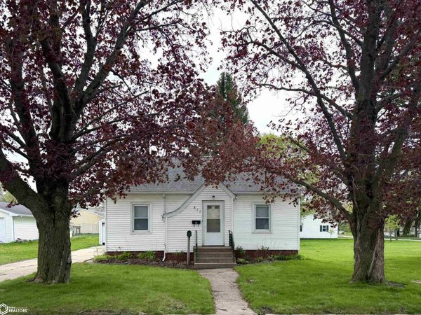 817 Pierce, Iowa Falls, IA 50126