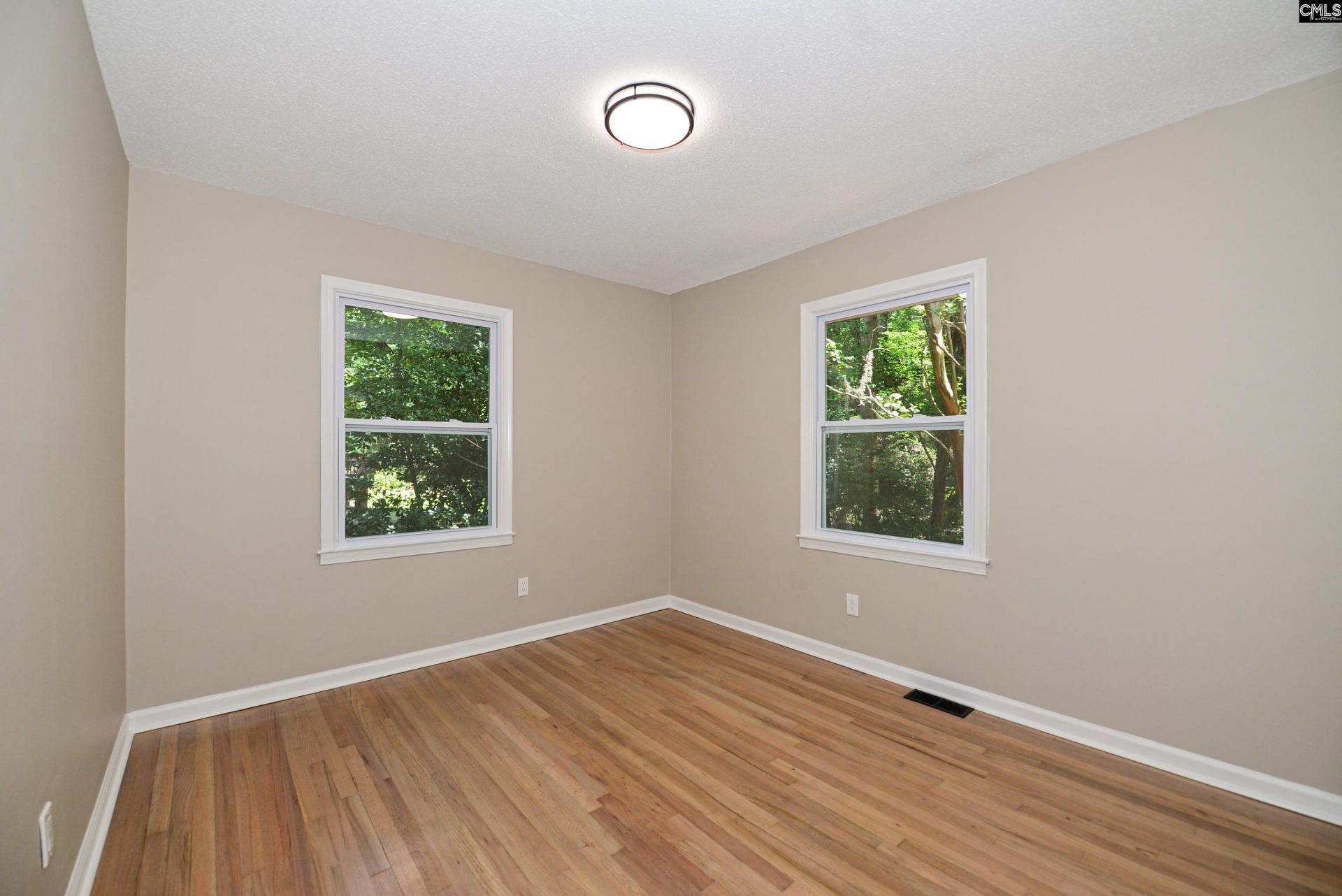 4 Valleybrook Court Photo 12