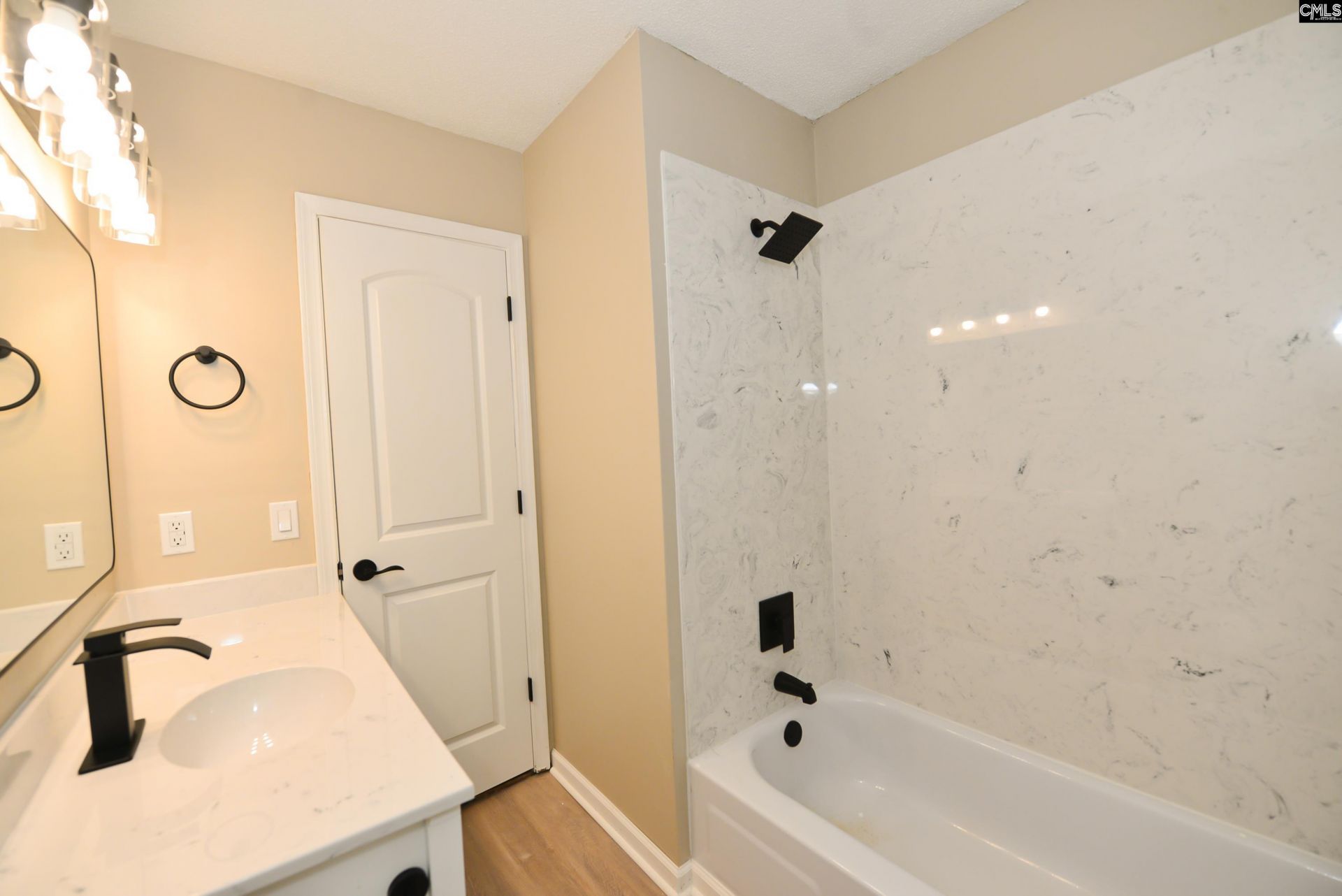 4 Valleybrook Court Photo 18