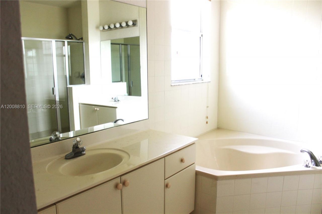 11375 NW 77th Ln , Unit 11375, Doral, FL 33178 Photo