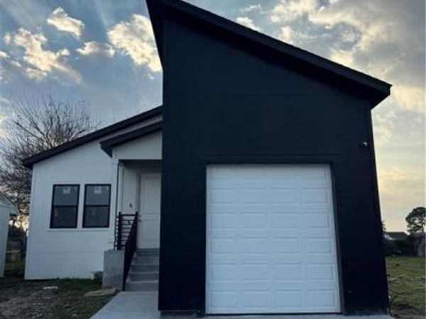 7600 AVALON Way , New Orleans, LA 70127